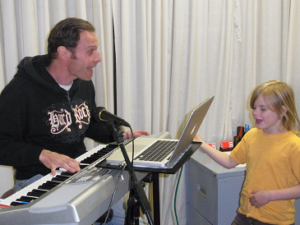 Peter Vox in class with an aspiring singer